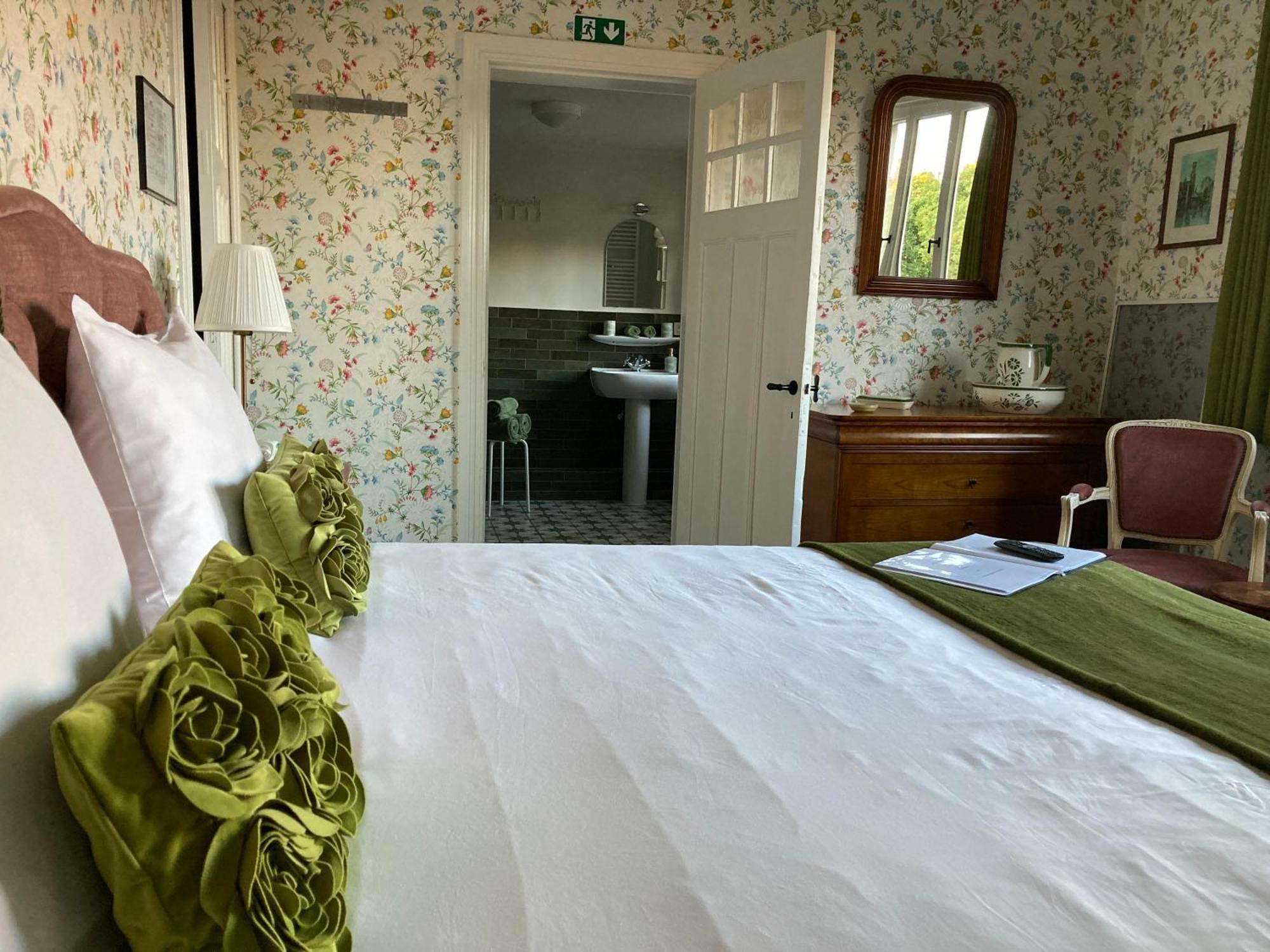 ブルージュ Tree & B Bed & Breakfast エクステリア 写真
